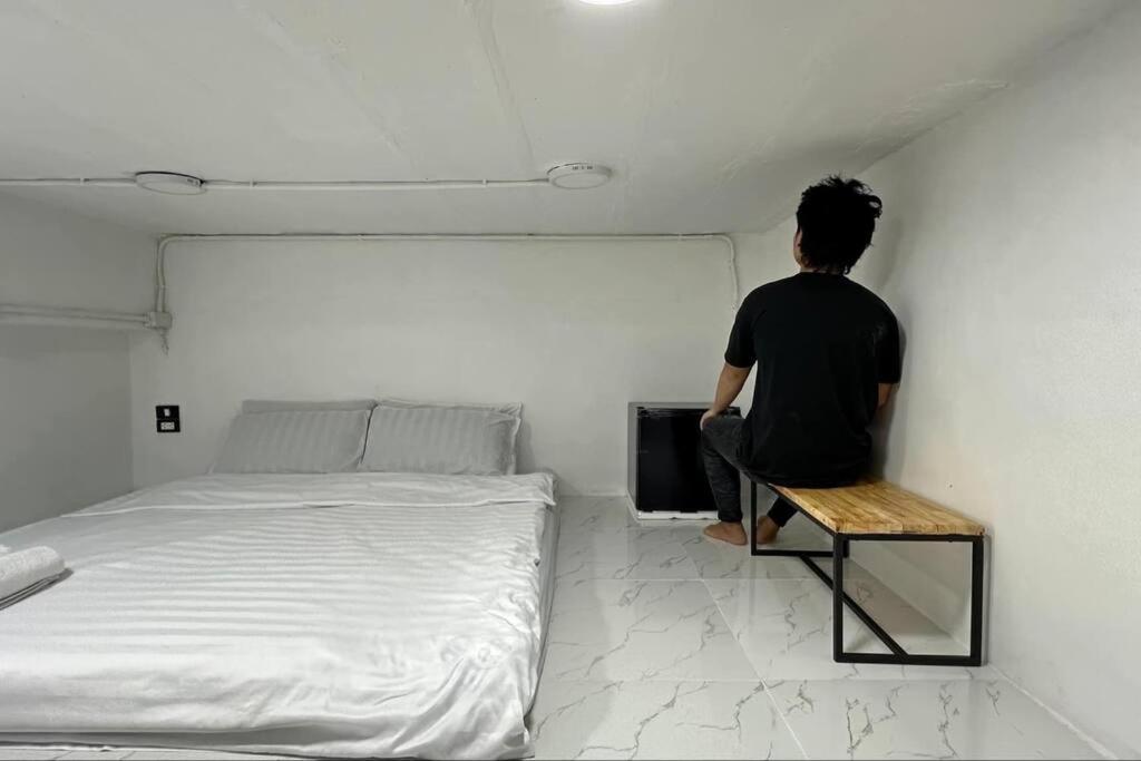 Megun Capsule 150 Cm Apartment Bangkok Exterior foto