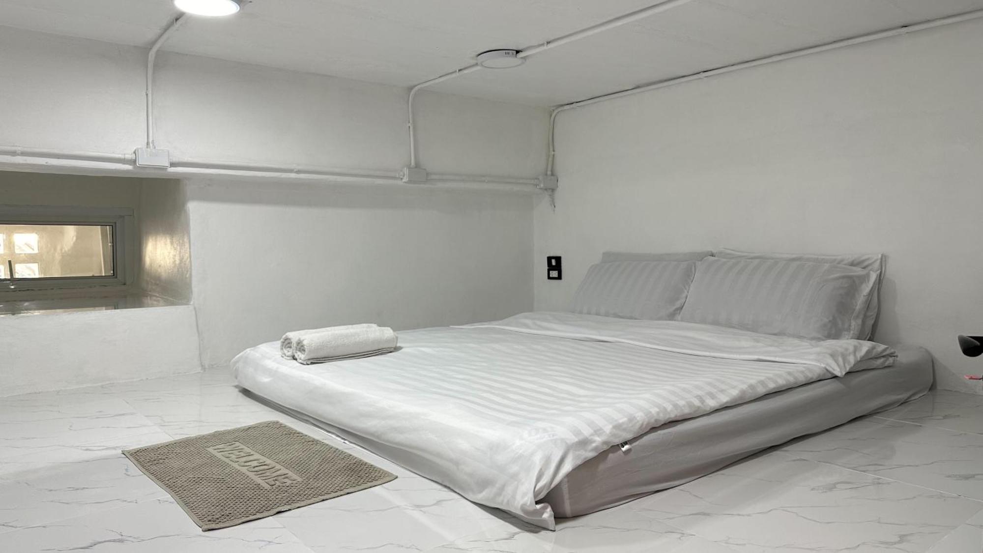 Megun Capsule 150 Cm Apartment Bangkok Exterior foto