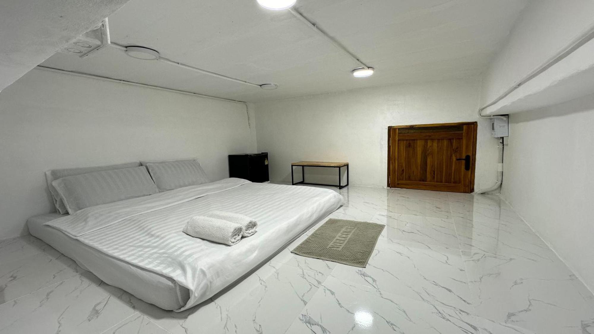 Megun Capsule 150 Cm Apartment Bangkok Exterior foto